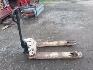 Paletar iz uvoza 2,5t ispravan