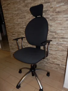 Kancelarijska stolica visoki naslon