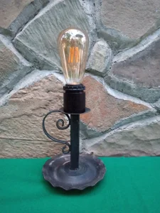 lampa kovano gvozdje ručni rad