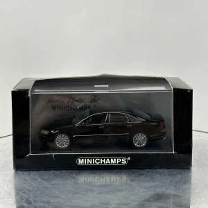 1/43 Minichamps Audi A8 D3