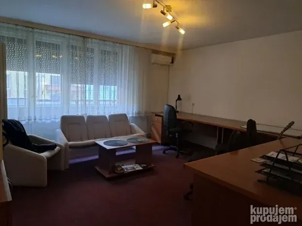 Železnička stanica, trosoban, 75m2, 400e