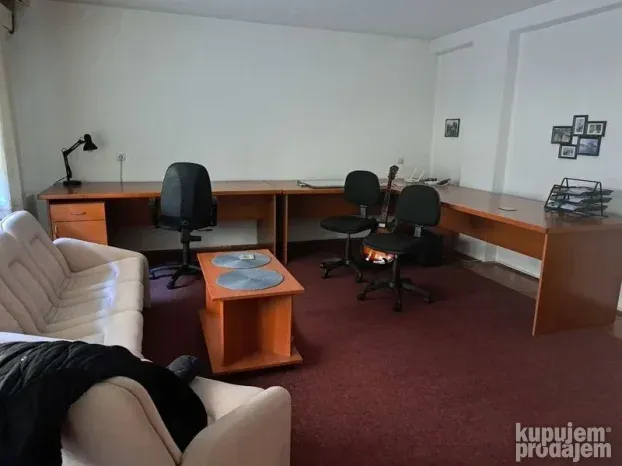 Železnička stanica, trosoban, 75m2, 400e