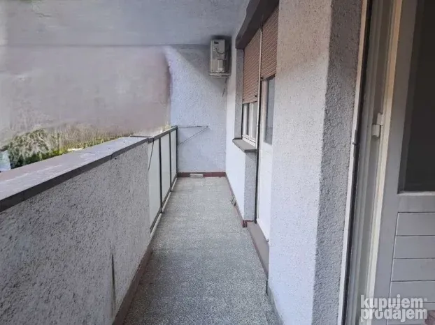 Železnička stanica, trosoban, 75m2, 400e