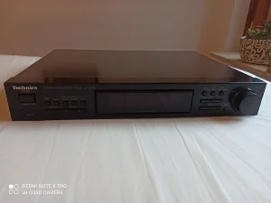 Tuner Technics ST-X302L sa daljincem