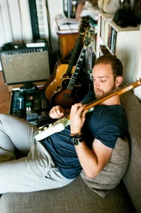 Časovi gitare - svi uzrasti i nivoi, različiti žanrovi