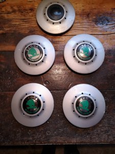 Skoda Felicia ratkapne set 4 kom orginal ceske komplet