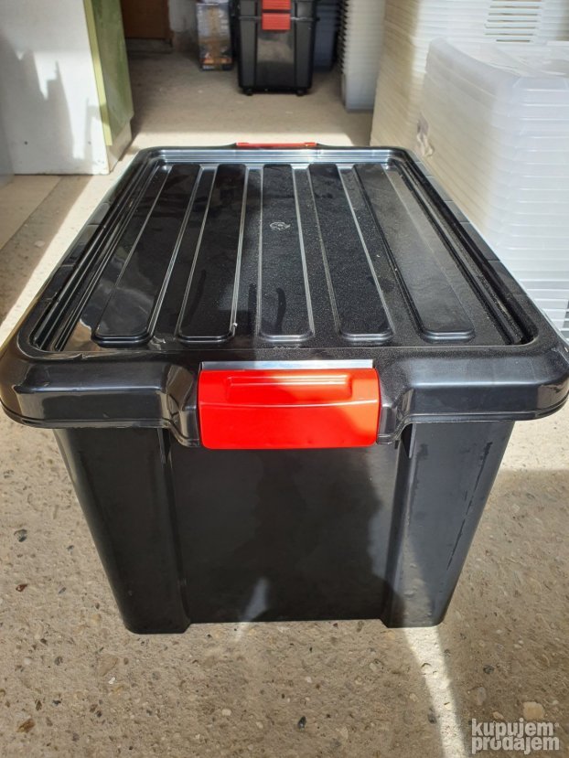 Plasticna Kutija sa Poklopcem 50L - Iris #29