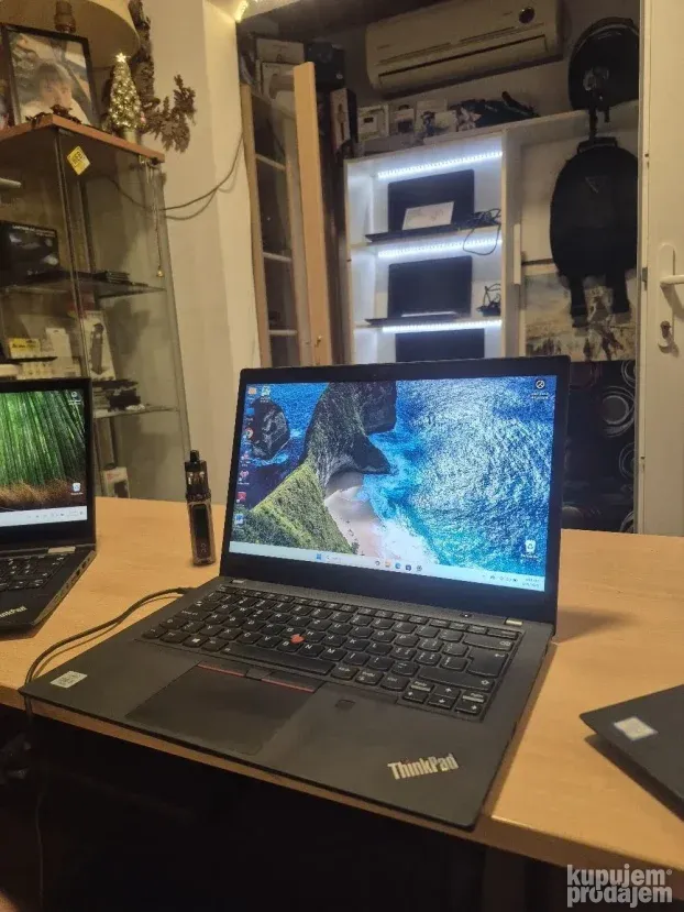 Lenovo T14/i5 10210/16gb/512ssd/14' FHD/Vrhunski laptop