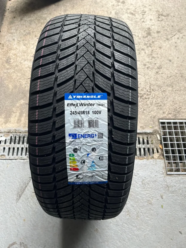nove zimske gume 245/45 r 18 triangle