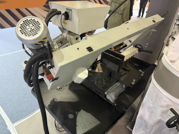 Tračna testera za metal