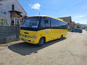 Mercedes minibus