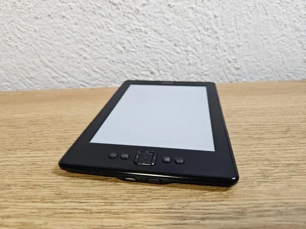El citac knjiga Amazon Kindle D01100 2GB Black E Reader book