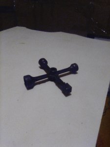 Univerzalni krstasti ključ