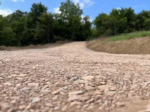 Nasipanje i nivelacija tucanika