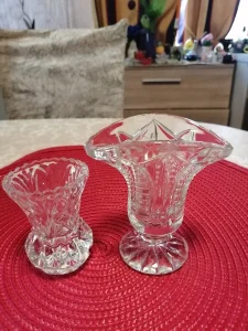 Dve male kristalne vaze