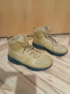 Nike Manoa br.40 25cm