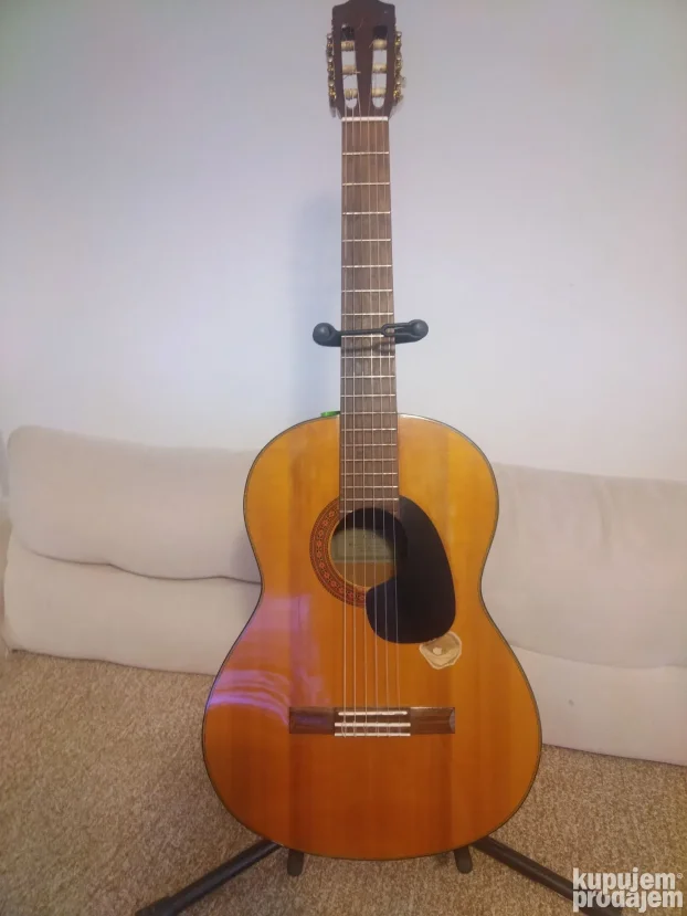 NaprodajugitaraYamahaC70