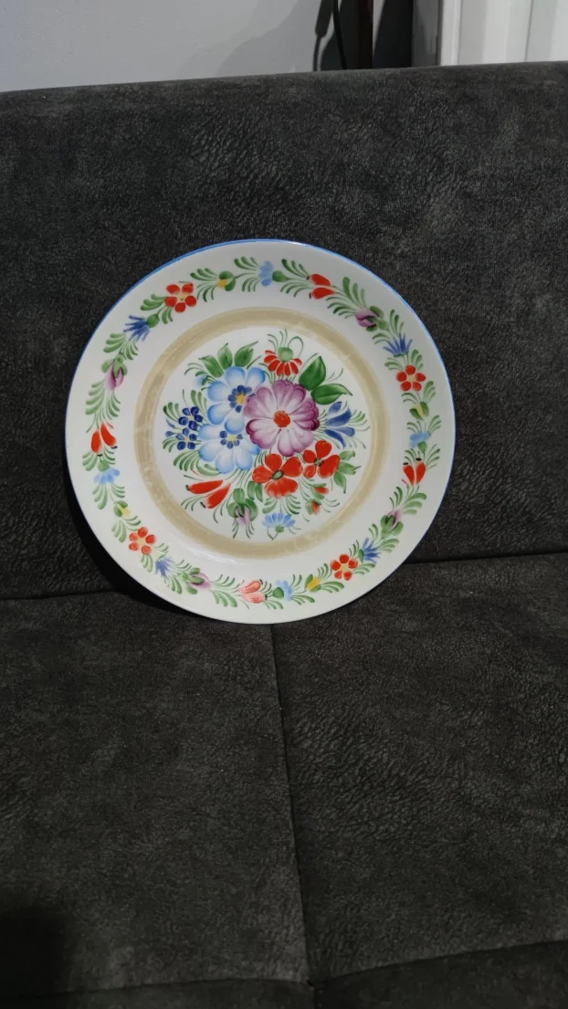 Ukrasni  tanjir ,precnika 24cm