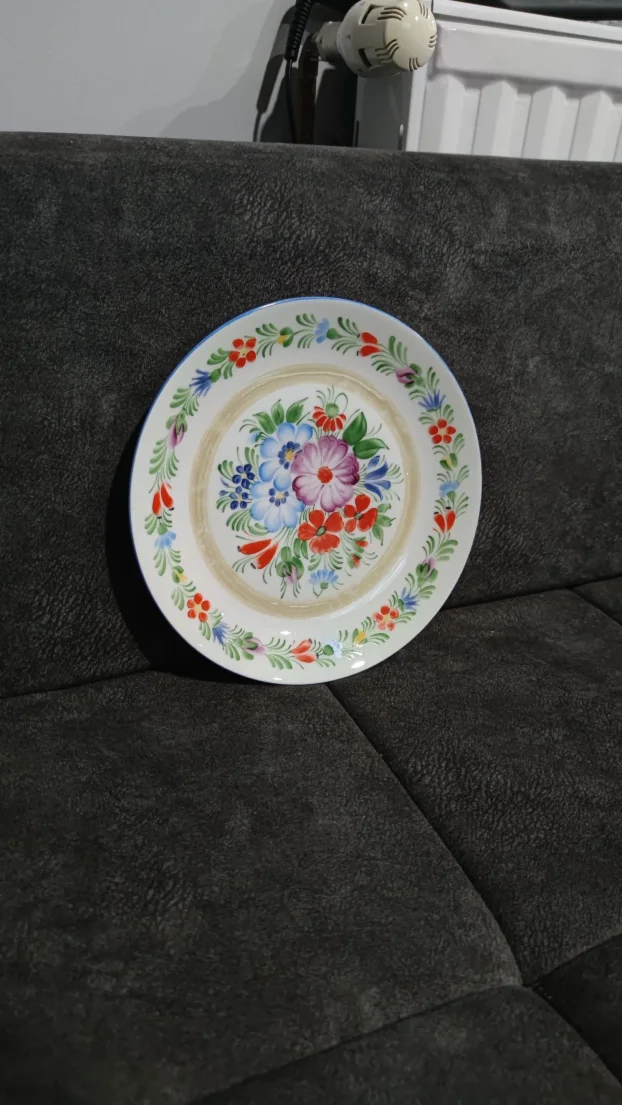 Ukrasni  tanjir ,precnika 24cm