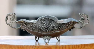 Posrebrena Vintage činija sa ručkama