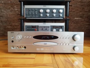Nad L-70
