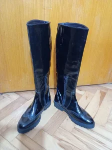 Ženske kožne čizme br.36