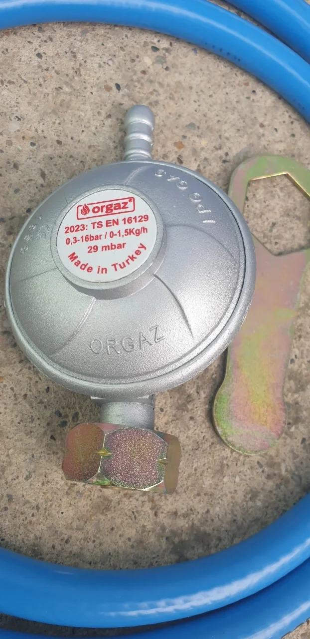 Sigurnosni ventil za plinsku bocu + crevo 1,5m + 2 šelne