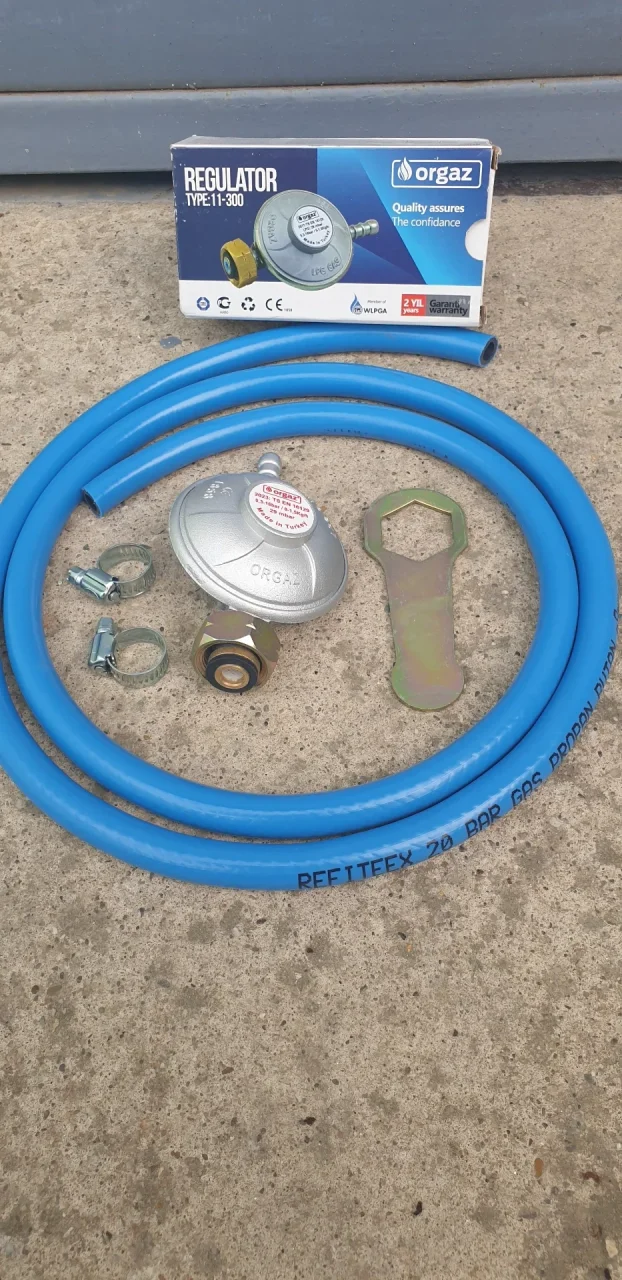 Sigurnosni ventil za plinsku bocu + crevo 1,5m + 2 šelne