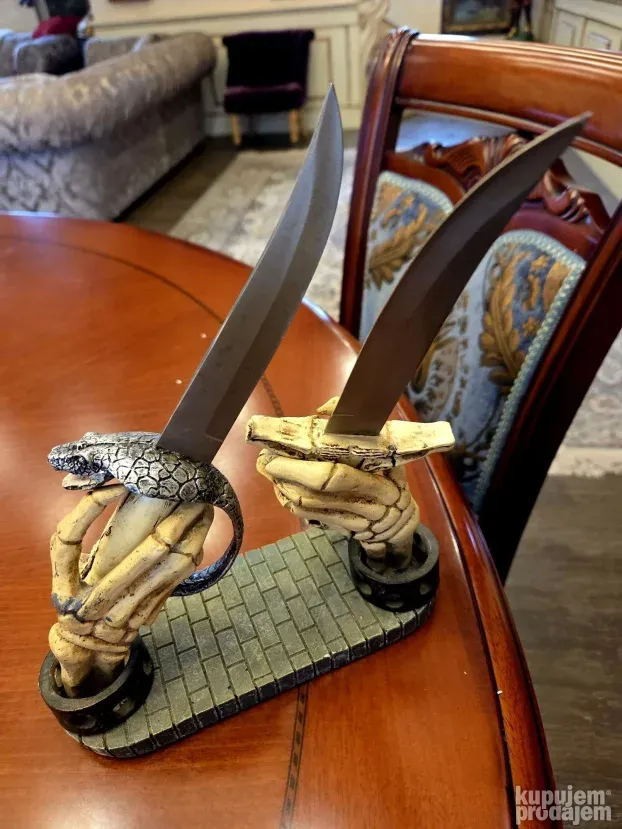 Figura pirati sa kariba, čelik secivo, kupljeno u Parizu