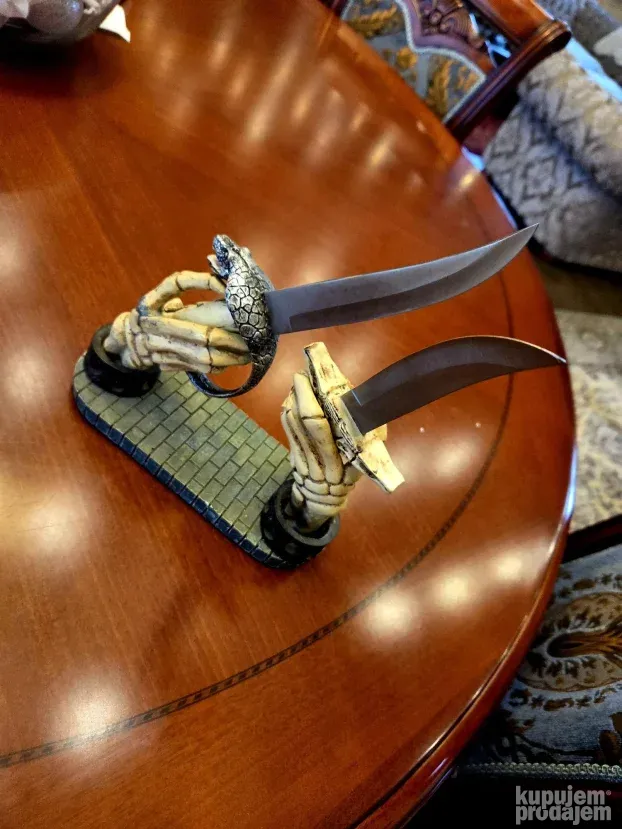 Figura pirati sa kariba, čelik secivo, kupljeno u Parizu