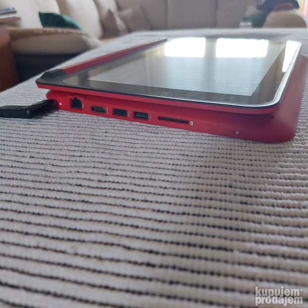 HP Pavilion 11 Transformer x360 500GB/4GB/punjac odlican