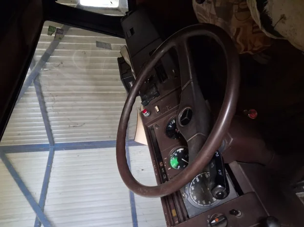 Kamion Mercedes 814 stocar