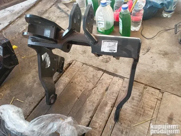 Nosac prednje hidraulike