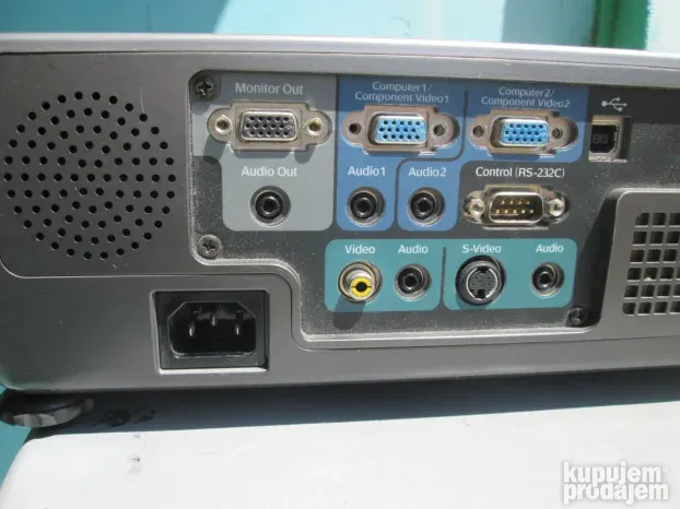 Epson projektor odlican