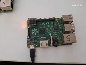 Raspberry Pi Model B+ V1.2  7komada
