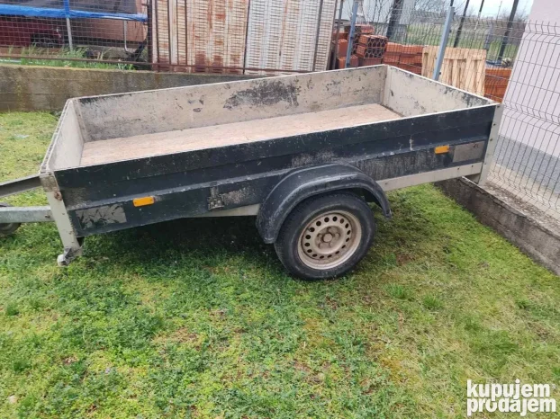 IZNAJMLJIVANJE autoprikolice marke Humbaur