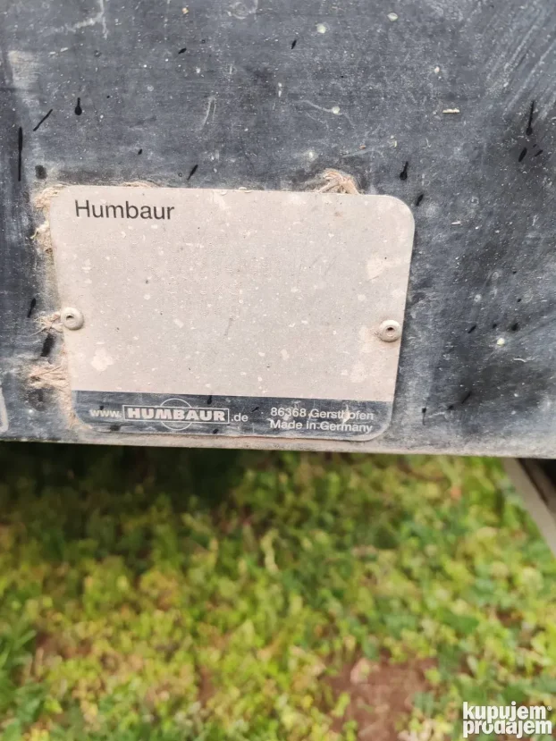 IZNAJMLJIVANJE autoprikolice marke Humbaur