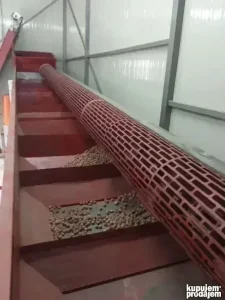 Uslužno krckanje lešnika Surčin