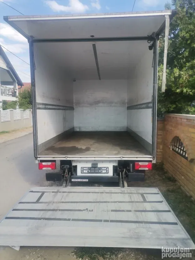 Selidbe i prevoz robe (sa ili bez radnika) povoljno