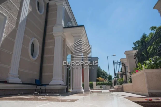 Pivljanina Baja, Dedinje, 5+ petosobna, 1400 m²