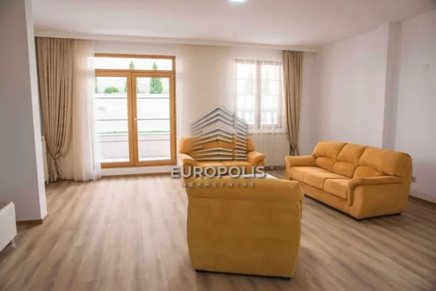Pivljanina Baja, Dedinje, 5+ petosobna, 1400 m²