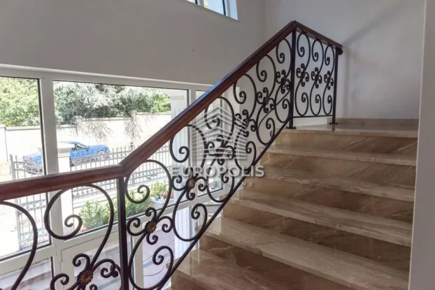 Pivljanina Baja, Dedinje, 5+ petosobna, 1400 m²