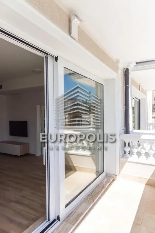 Pivljanina Baja, Dedinje, 5+ petosobna, 1400 m²
