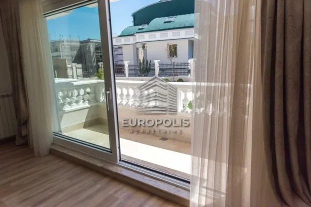 Pivljanina Baja, Dedinje, 5+ petosobna, 1400 m²