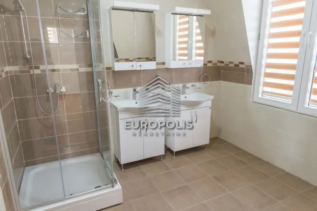 Pivljanina Baja, Dedinje, 5+ petosobna, 1400 m²