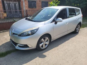 Senik 3  2015 delovi grand senik 3 auto sa slike
