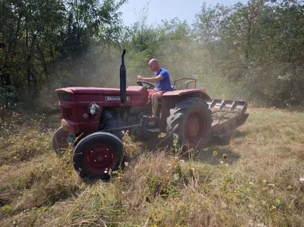 tarupiranje i krcenje zaraslih povrsina