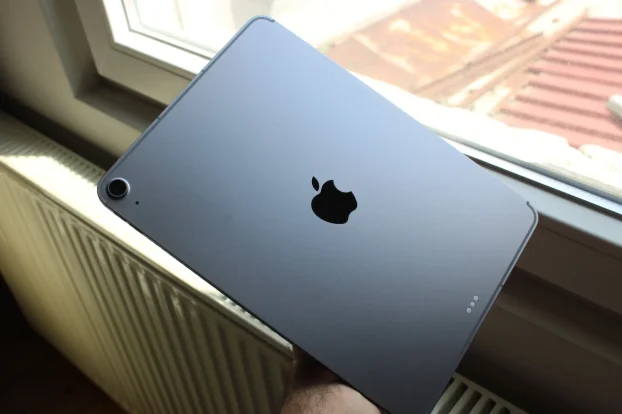 iPad Air 13-inch (M3) Wi-Fi + Cellular NOVO garancija