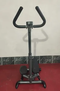 Steper twister br.3 sa ručkama nov displej i amortizeri