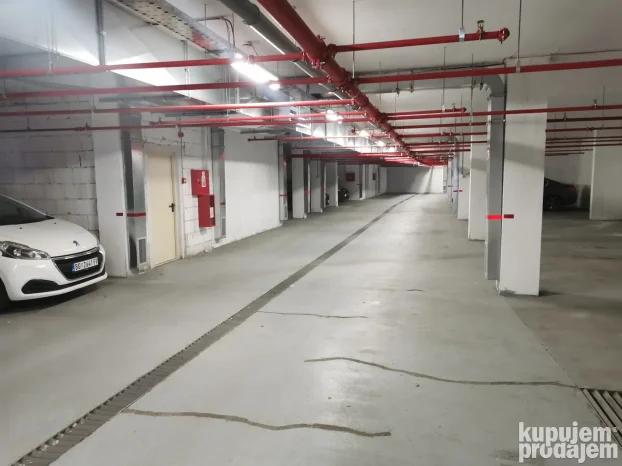 Karaburma, Milorada Dimitrijevića 1, 16 m²